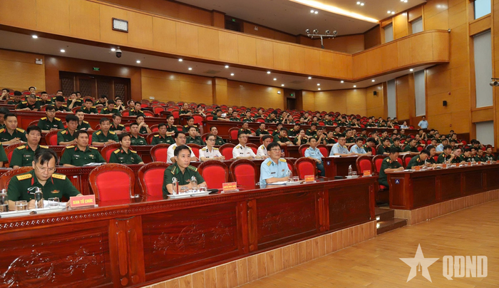 Các đại biểu dự khai mạc tập huấn.