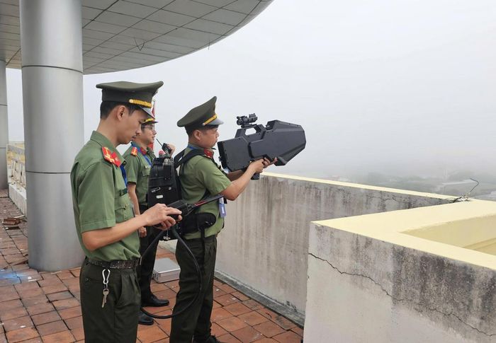 Các thiết bị bay không người lái (UAV/Drone), đặt ra nhiều thách thức mới đối với công tác bảo đảm an ninh, an toàn hàng không.