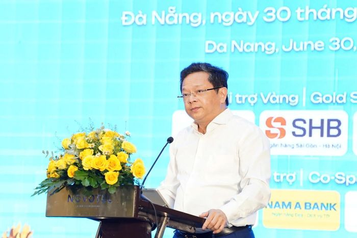 Tiến sĩ Nguyễn Đức Hiển, Phó trưởng Ban Chính sách và Chiến lược Trung ương phát biểu tại hội thảo