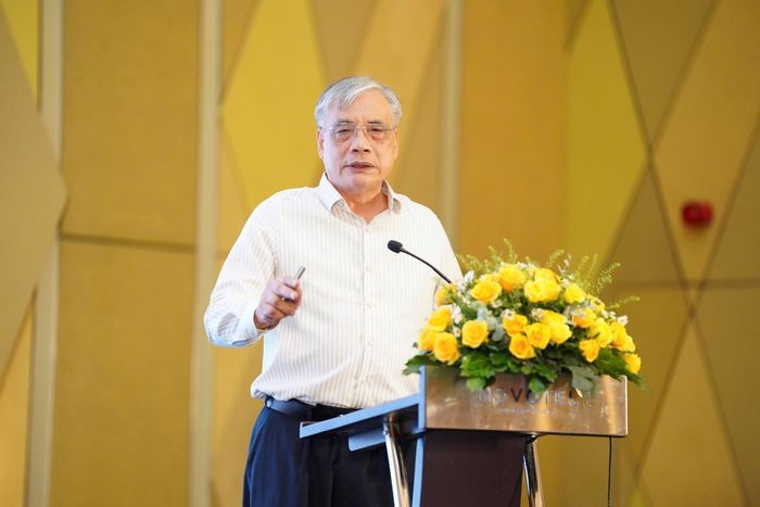 PGS.TS Trần Đình Thiên - nguyên Viện trưởng Viện Kinh tế Việt Nam chia sẻ tại hội thảo