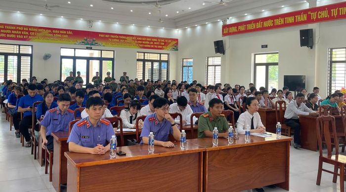 Phiên tòa giả định với chủ đề: “Thanh thiếu niên xã Bà Nà chung tay xây dựng xã không ma túy”.
