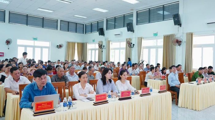 Lãnh đạo phường Hải Vân tham dự đối thoại tại Diễn đàn.
