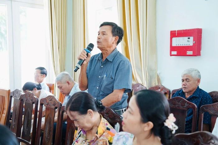 Người dân tham gia đóng góp ý kiến tại Diễn đàn.