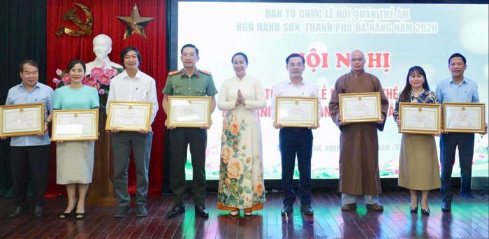 Các tập thể được Chủ tịch UBND TP tặng bằng khen