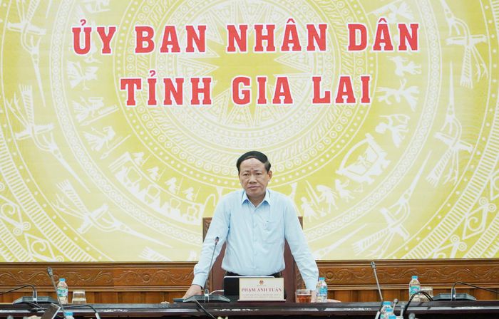 Chủ tịch UBND tỉnh Gia Lai họp chỉ đạo "nóng"