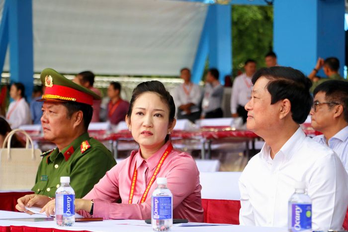  Đồng chí Võ Văn Minh cùng đại biểu dự chương trình tổng duyệt 