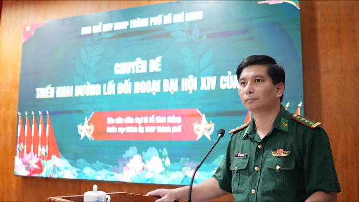  Đại tá Đỗ Vĩnh Thăng phát biểu tại chương trình hội nghị 