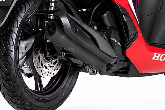 Được biết, khi nhập khẩu về Việt Nam, giá bán của Honda SH150i Special Edition HRC 2026 sẽ đắt hơn nhiều so với các mẫu SH được lắp ráp bởi Honda Việt Nam do phải cộng thêm các chi phí vận chuyển, thuế nhập khẩu, đăng kiểm...