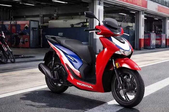 Theo một số thông tin, Honda SH150i Special Edition HRC 2026 phiên bản đặc biệt này có thể được đưa về nước ta vào khoảng tháng 7/2026 tới đây với giá dự kiến khoảng 295 triệu đồng. Lô xe gồm 58 chiếc đang hoàn tất các thủ tục để thông quan và chờ ngày ra mắt.