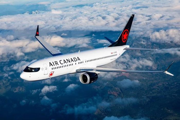 Tầm quan trọng của bối cảnh từng được minh chứng qua vụ việc của Air Canada, khi chatbot của hãng đã tư vấn sai về chính sách vé tang chế cho một hành khách, hướng dẫn rằng khách có thể mua vé trước rồi xin hoàn tiền sau chuyến bay, trong khi quy định chính thức yêu cầu phải hoàn tất thủ tục ưu đãi trước khi khởi hành, khiến khách hàng làm theo hướng dẫn của AI và sau đó bị từ chối hoàn tiền.