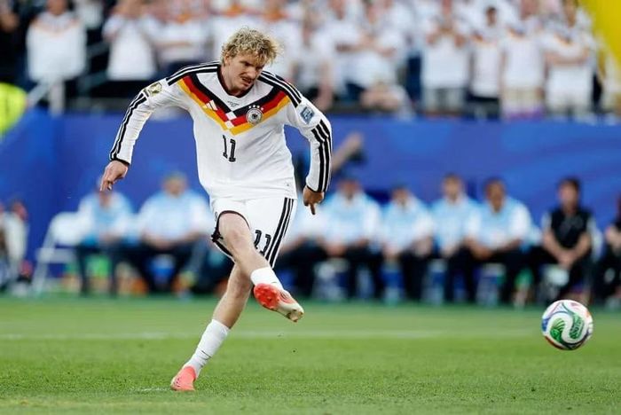 Nick Woltemade sút bóng bay lên trời ở loạt sút thứ 5 khiến Đức bị loại khỏi World Cup 2026.