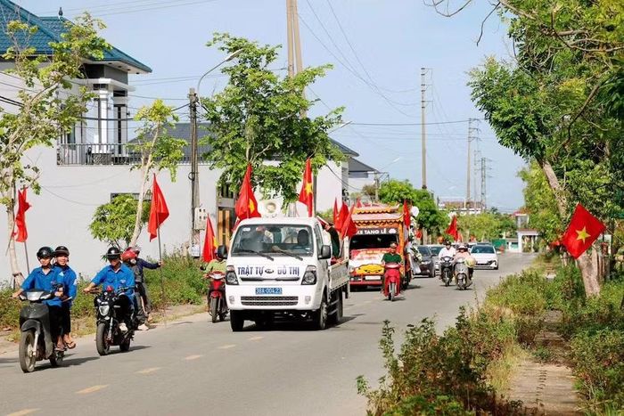 Chính quyền địa phương và các tổ chức, đoàn thể tổ chức lễ đón trọng thể hài cốt liệt sĩ Lê Trọng Châu.