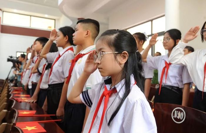 Các học sinh tham dự buổi lễ. (Ảnh: TT)
