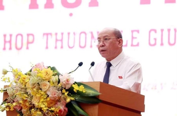 Ông Bùi Đức Hinh - Phó Bí thư Tỉnh ủy, Chủ tịch HĐND tỉnh Phú Thọ phát biểu bế mạc Kỳ họp thứ Ba, HĐND tỉnh Phú Thọ khóa XX.