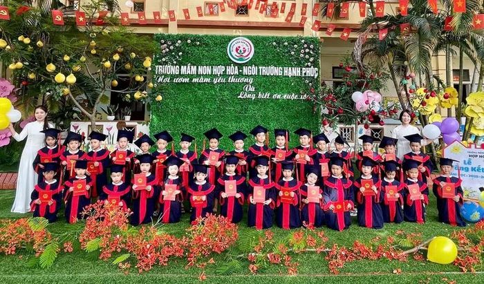 Bằng những đổi mới trong quản lý và giáo dục, nhà trường đã giữ trọn được niềm tin của phụ huynh.