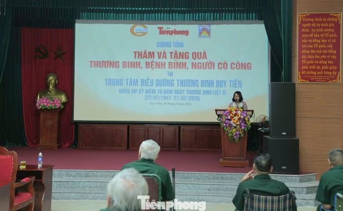 Rời Kim Bảng, đoàn công tác tiếp tục đến Trung tâm Điều dưỡng thương binh Duy Tiên và Trung tâm Điều dưỡng thương binh nặng Liêm Cần, tiếp nối hành trình tri ân những người đã cống hiến cho đất nước.