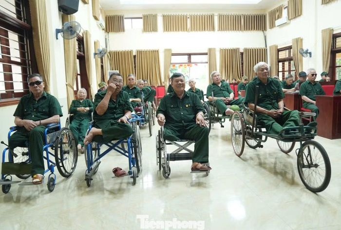 Dù mang trên mình những thương tật và di chứng chiến tranh, nhiều thương binh vẫn luôn giữ nụ cười lạc quan, ý chí vượt khó và niềm tin vào cuộc sống. Họ là những tấm gương sáng về nghị lực, bản lĩnh và lòng yêu nước, tiếp thêm động lực cho các thế hệ hôm nay.