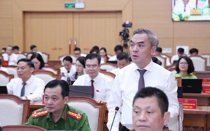 Đại biểu Đỗ Phi Hải - Trưởng Ban Pháp chế HĐND tỉnh, nêu câu hỏi tại kỳ họp.