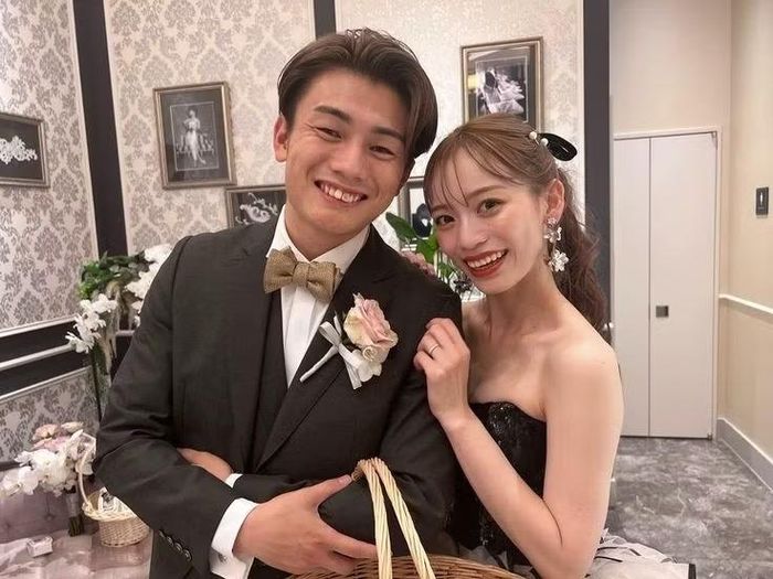 Natsuki Yufu là người mẫu kiêm influencer có phong cách trẻ trung, năng động. Natsuki kết hôn với Ayase Ueda vào năm 2023. Tháng 4/2026, bộ đôi chào đón con gái đầu lòng.