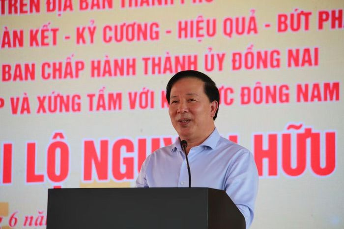 Chủ tịch UBND TP. Đồng Nai Nguyễn Văn Út phát biểu chỉ đạo.