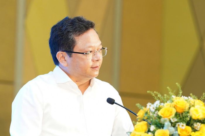 TS Nguyễn Đức Hiển - Phó Trưởng Ban Chính sách, Chiến lược Trung ương phát biểu tại hội thảo.