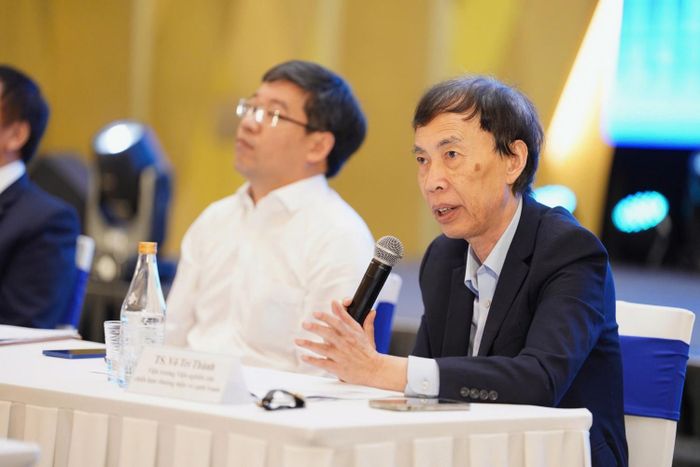 TS Võ Trí Thành - Viện trưởng Viện Nghiên cứu Chiến lược Thương hiệu và Cạnh tranh phát biểu tại hội thảo.