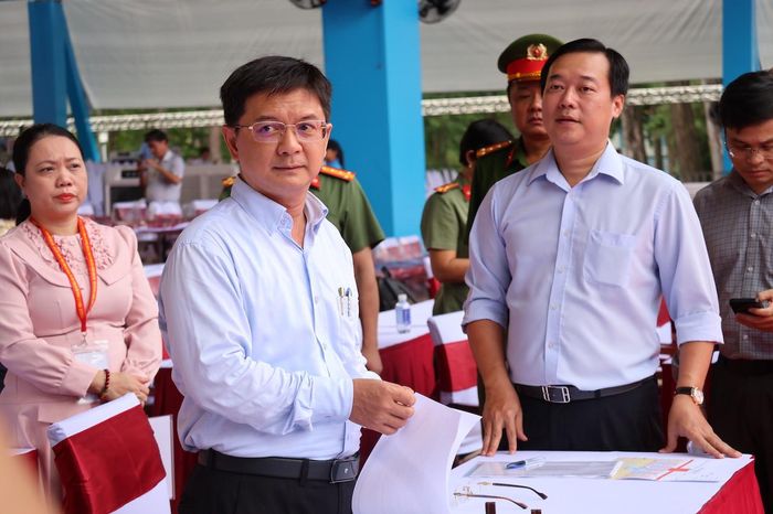 Từng hạng mục được kiểm tra tỉ mỉ, chi tiết, đảm bảo không có sơ suất nào xảy ra.