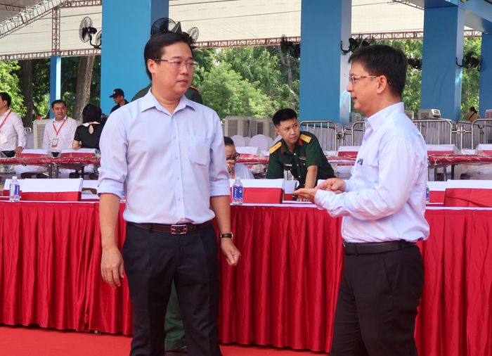 Lãnh đạo TP.HCM tại buổi tổng duyệt.