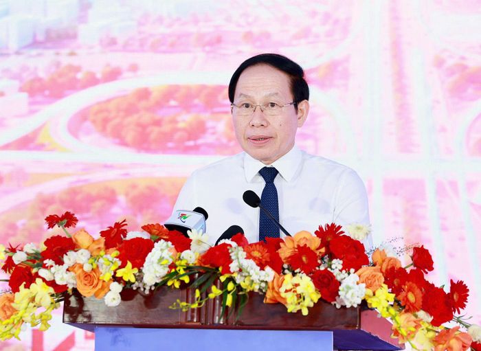 Phó Thủ tướng Chính phủ Lê Tiến Châu phát biểu chỉ đạo tại Lễ khởi công.