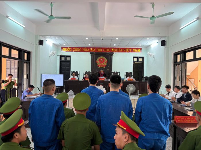 Toàn cảnh phiên tòa xét xử.