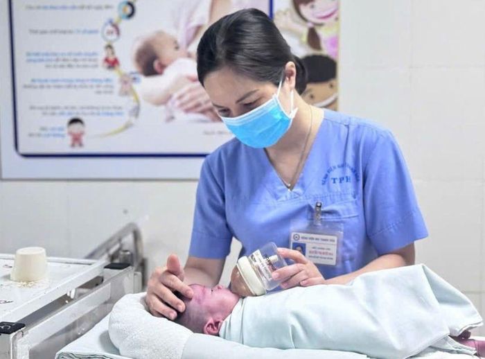 Bệnh nhi hồi phục thần kỳ sau phẫu thuật.