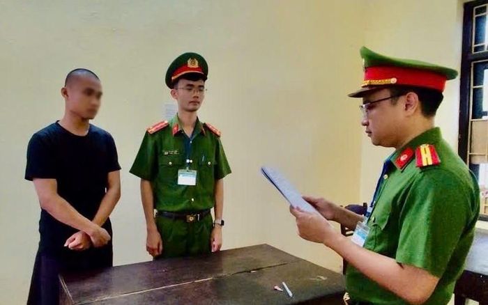 Đối tượng Lương Văn Khải tại cơ quan Công an. (Ảnh: Công an Ninh Bình)
