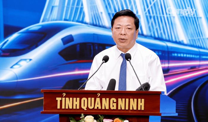 Bộ trưởng Bộ Xây dựng Trần Hồng Minh phát biểu.