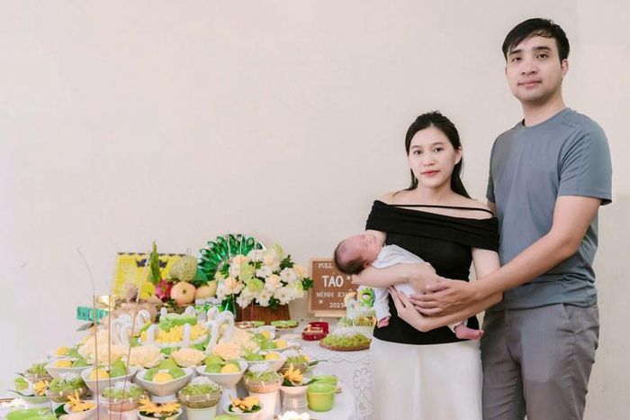 Sau khi sinh con, cuộc sống của cặp vợ chồng trẻ ở Hà Nội thêm áp lực 