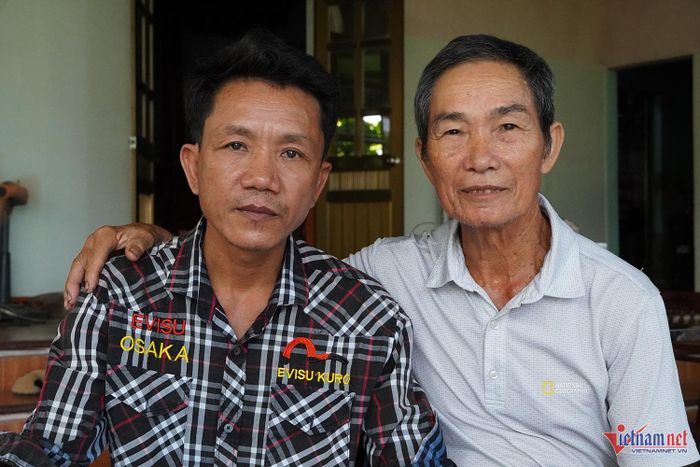 Ông Hoàng nhận ra con trai nhờ vết sẹo ở cánh tay trái