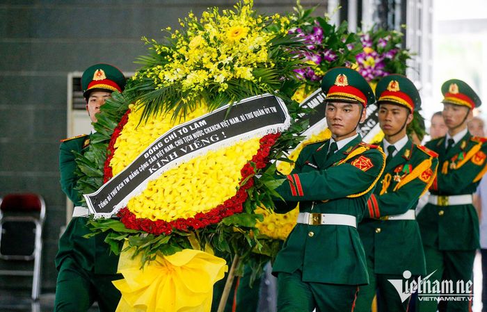 Tổng Bí thư, Chủ tịch nước Tô Lâm gửi vòng hoa đến viếng
