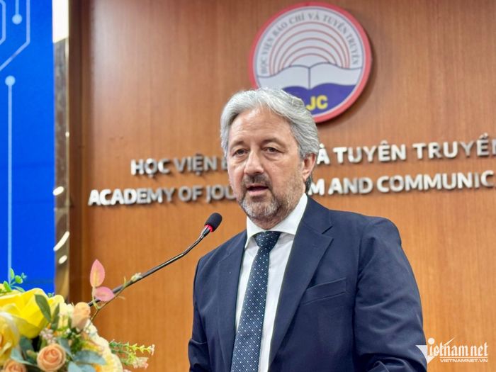 Ông Eric Soulier, Tham tán Hợp tác và Hoạt động văn hóa, Đại sứ quán Cộng hòa Pháp tại Việt Nam. Ảnh: Du Lam