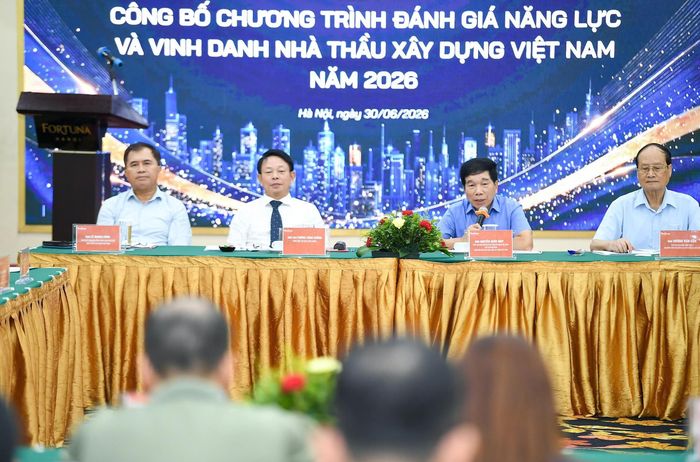 Lần đầu tiên công bố chương trình đánh giá năng lực và vinh danh nhà thầu xây dựng Việt Nam. Ảnh: T.P