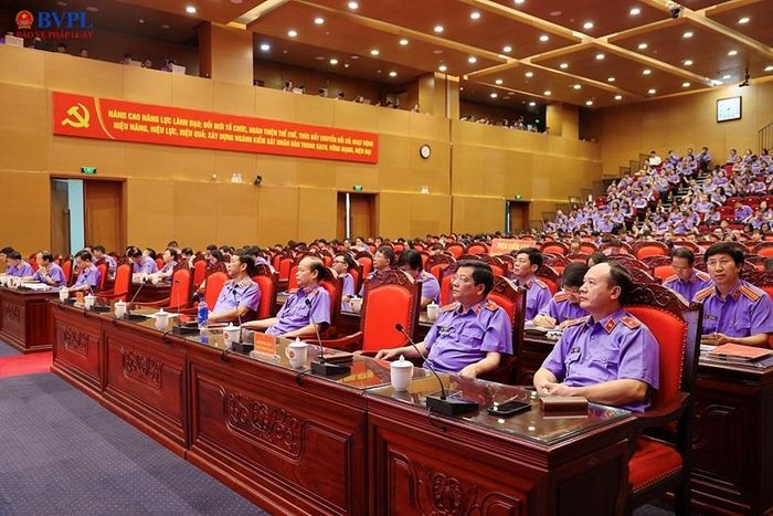  Thủ trưởng các đơn vị thuộc VKSND tối cao và đại biểu dự Hội nghị tại điểm cầu VKSND tối cao.