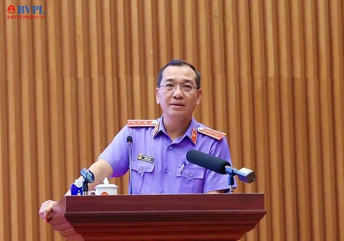  Đồng chí Hồ Đức Anh, Phó Bí thư Thường trực Đảng ủy, Phó Viện trưởng Thường trực VKSND tối cao phổ biến, quán triệt nội dung của Chỉ thị số 06-CT/TW của Bộ Chính trị.