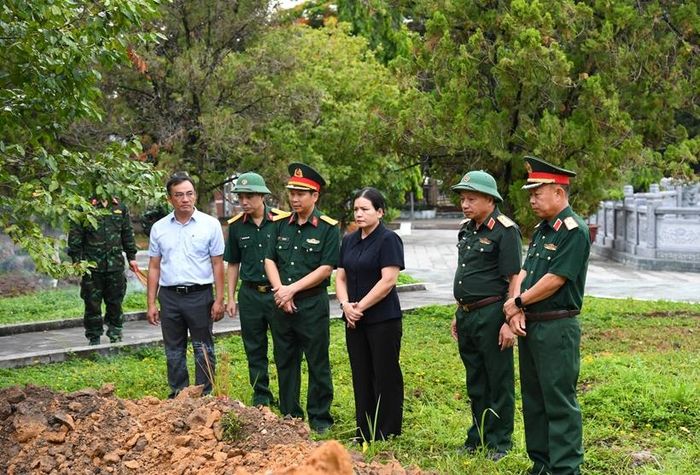  Kiểm tra công tác tìm kiếm hài cốt liệt sĩ tại khu vực đường Trường Chinh và Nghĩa trang Liệt sĩ phường Đăk Cấm.