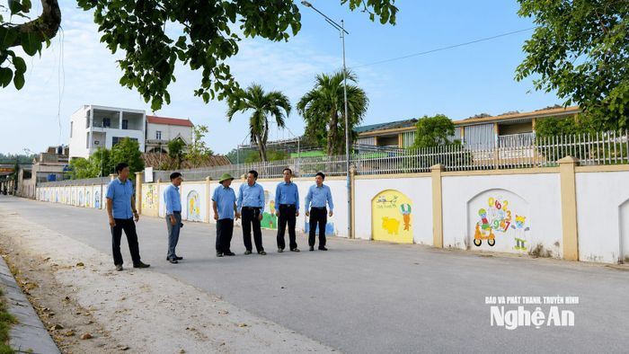 Đầu tư xây dựng hạ tầng, tạo cơ sở phát triển kinh tế - xã hội. Ảnh: Hoàng Việt Anh