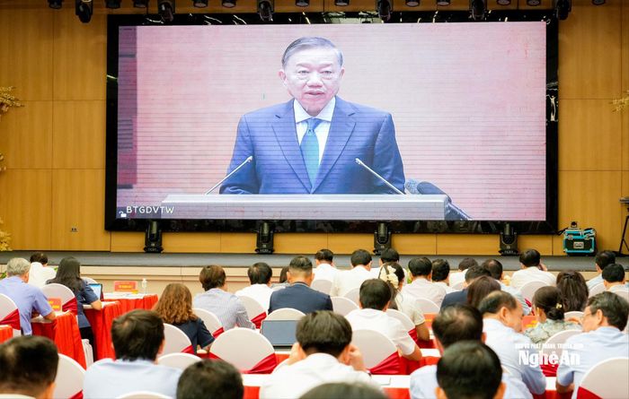 Tổng Bí thư, Chủ tịch nước Tô Lâm phát biểu chỉ đạo hội nghị. Ảnh: Phạm Bằng