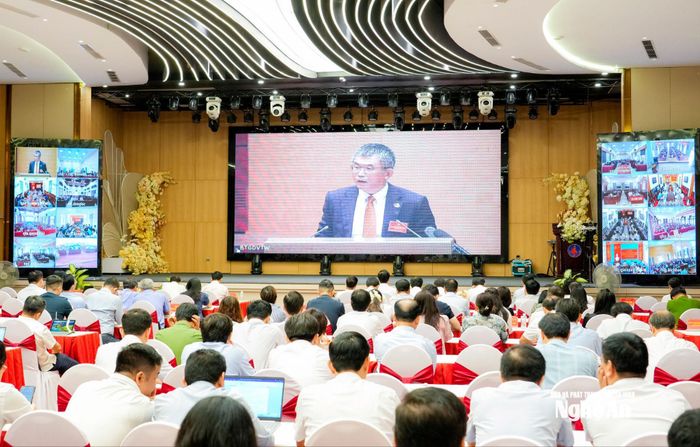 Đại diện nhà đầu tư nước ngoài phát biểu tại hội nghị. Ảnh: Phạm Bằng