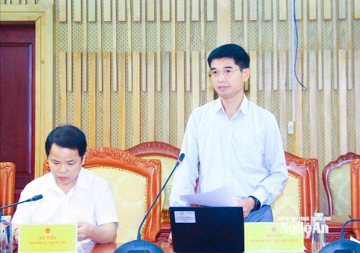 Phó Giám đốc Sở Khoa học và Công nghệ Nguyễn Khắc Lâm phát biểu tại cuộc làm việc. Ảnh: Mai Hoa