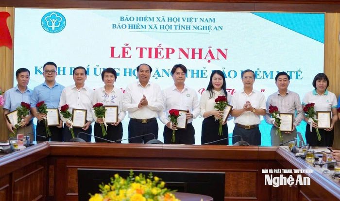 Chương trình đã nhận được sự ủng hộ của 30 đơn vị với tổng số tiền là 715 triệu đồng. Ảnh: T.P