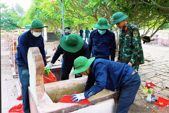  Theo kế hoạch, việc khai quật và lấy mẫu được thực hiện trong 3 ngày, từ ngày 30/6 đến hết ngày 2/7. Các khâu xác định vị trí phần mộ, khai quật, thu nhận mẫu hài cốt, niêm phong và lập hồ sơ được thực hiện chặt chẽ, cẩn trọng, bảo đảm đúng quy trình, quy định. 