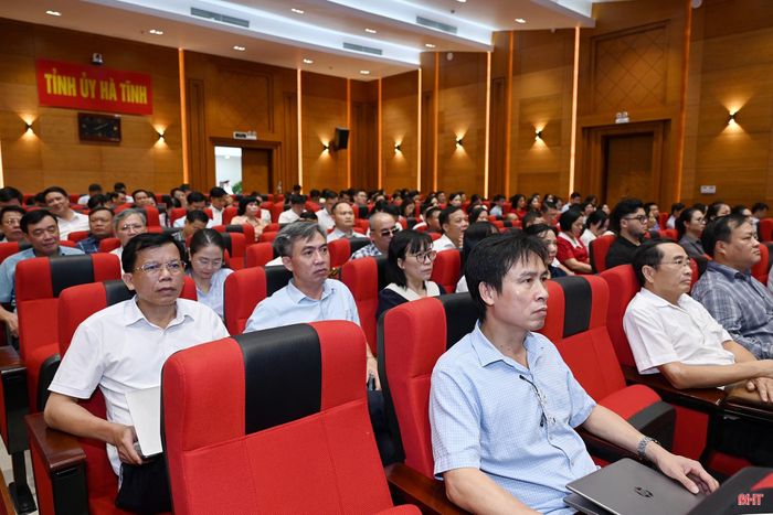 Đại biểu dự hội nghị.