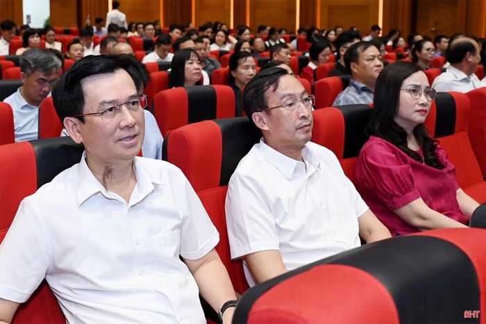 Đại biểu dự hội nghị.