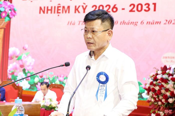 Ông Bùi Xuân Sinh - Giám đốc Liên đoàn Thương mại và Công nghiệp Việt Nam Chi nhánh Nghệ An - Hà Tĩnh - Quảng Trị phát biểu tại đại hội.